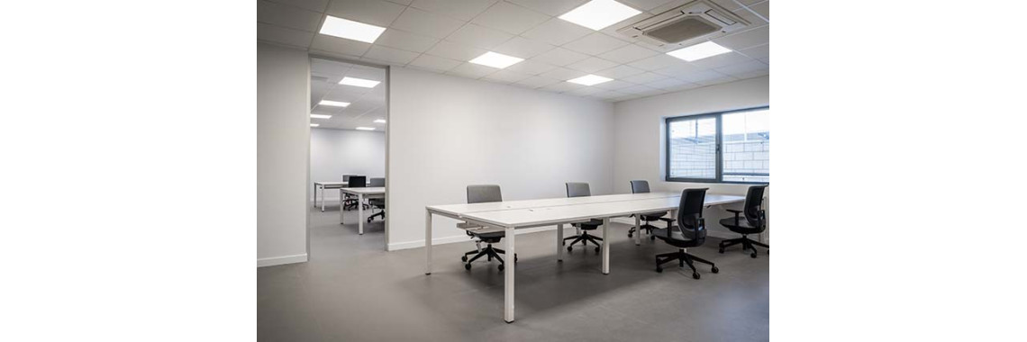 Rénovation intégrale vs rénovation partielle de bureaux : laquelle vous convient ?